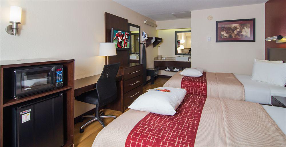 Red Roof Inn Plus+ סטייטסוויל מראה חיצוני תמונה