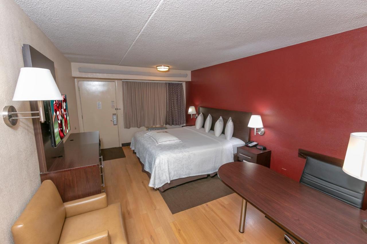 Red Roof Inn Plus+ סטייטסוויל מראה חיצוני תמונה