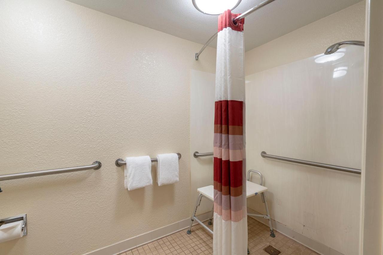 Red Roof Inn Plus+ סטייטסוויל מראה חיצוני תמונה