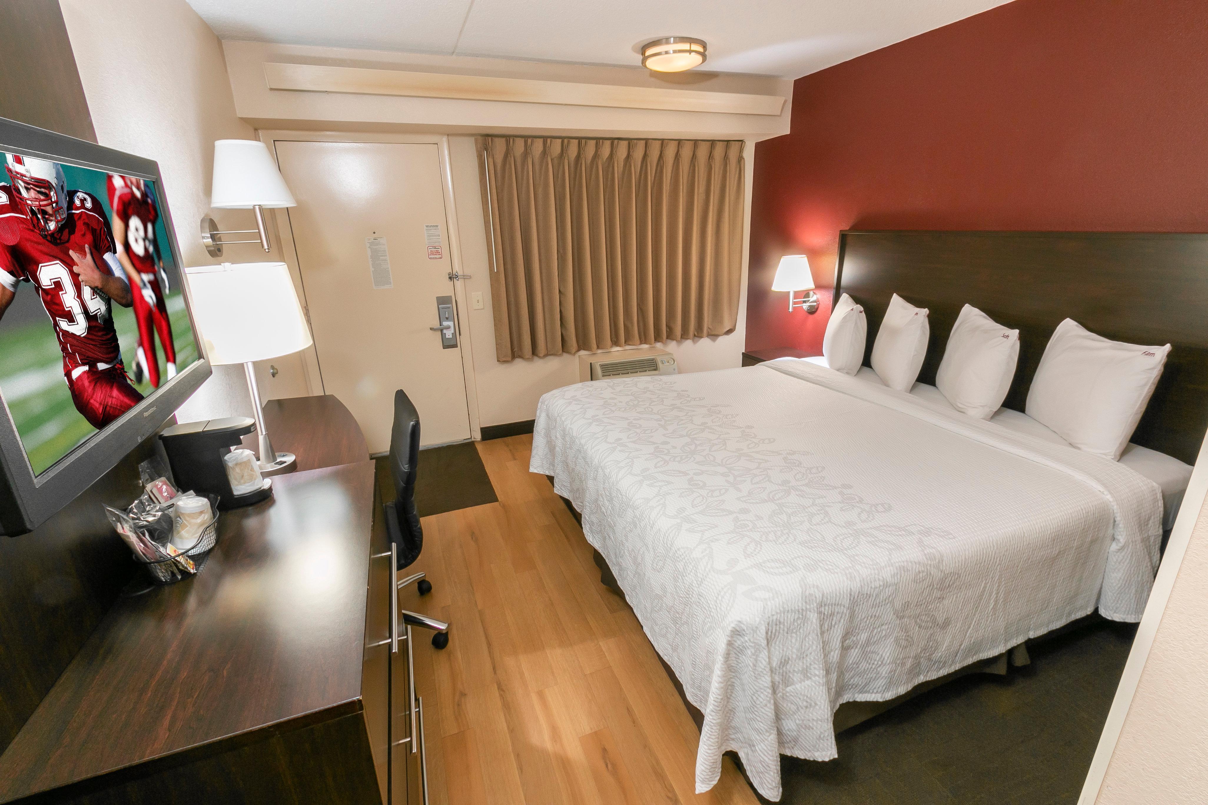 Red Roof Inn Plus+ סטייטסוויל מראה חיצוני תמונה