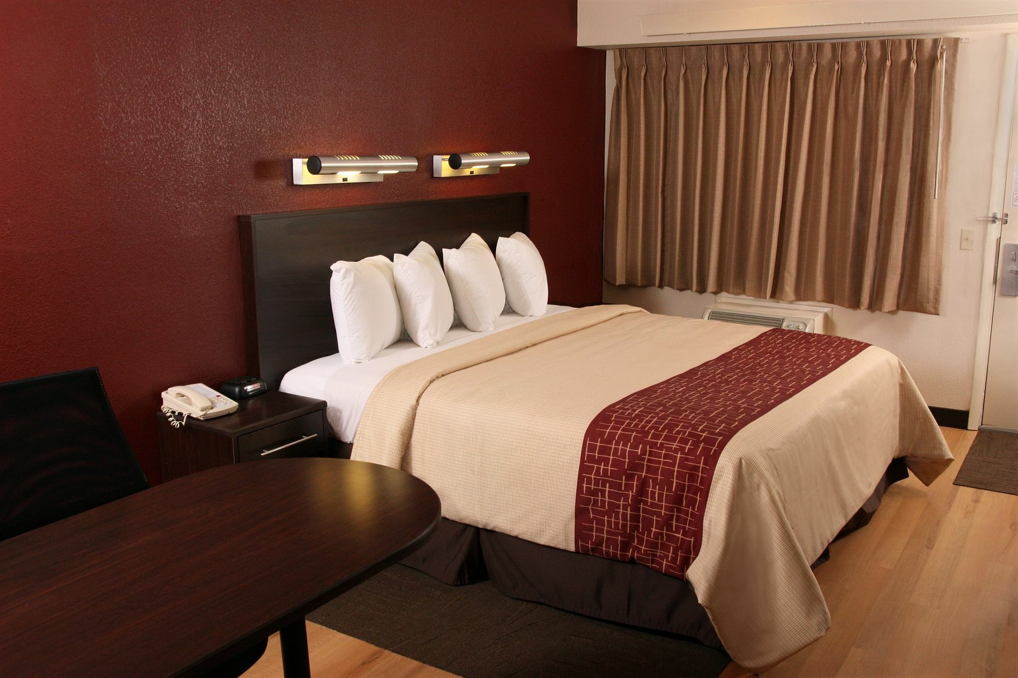 Red Roof Inn Plus+ סטייטסוויל מראה חיצוני תמונה